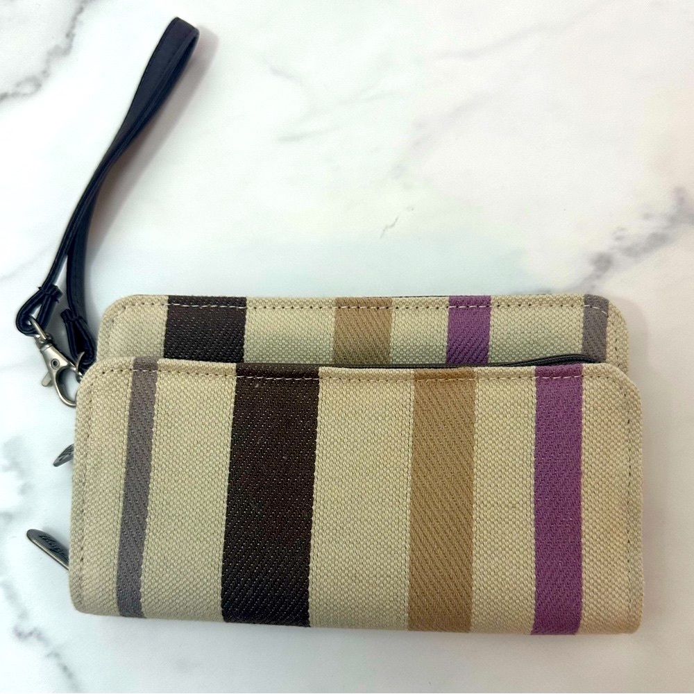 thirty-one Free To Be Soft Wallet in Purple Twill Stripe with Wristlet Strap